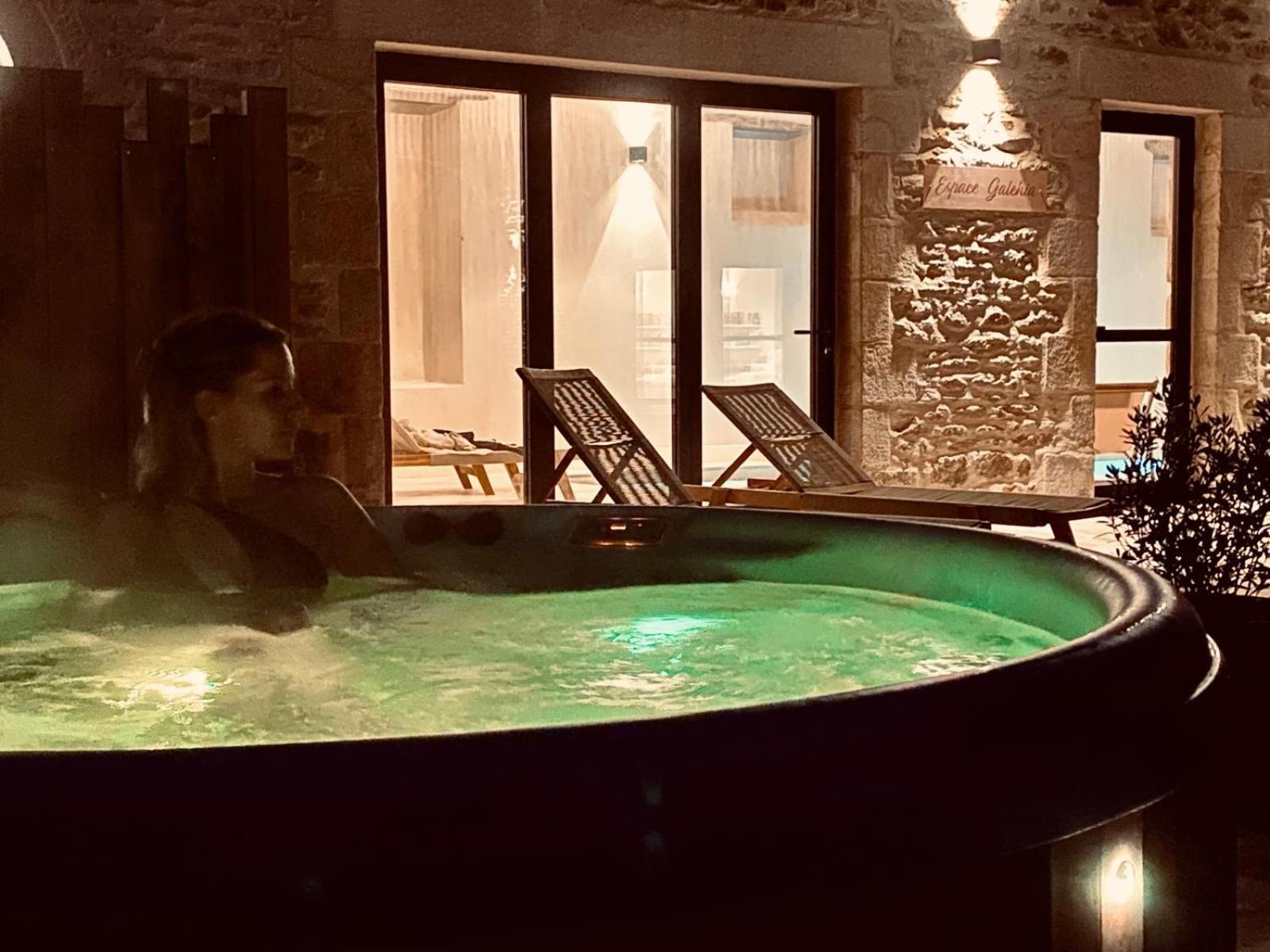 Le Domaine De Soani - Piscine Interieure, Jacuzzis & Sauna Adult Only Saint-Évarzec 외부 사진